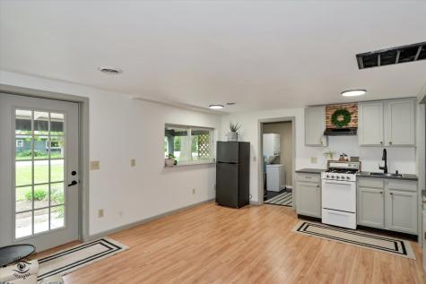 32 Cross Street Bristol IL 60512
