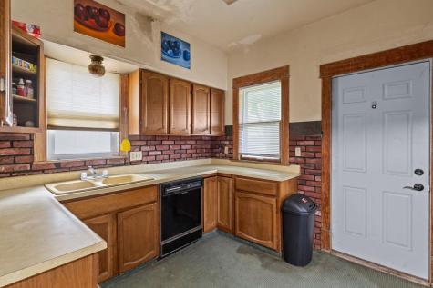 1721 28TH Street Rock Island IL 61201