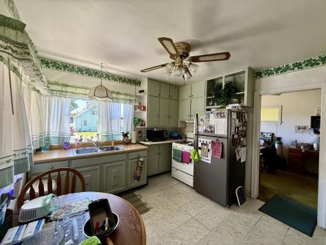 1006 North Sangamon Avenue Gibson City IL 60936