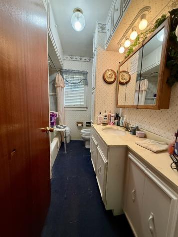 1006 North Sangamon Avenue Gibson City IL 60936