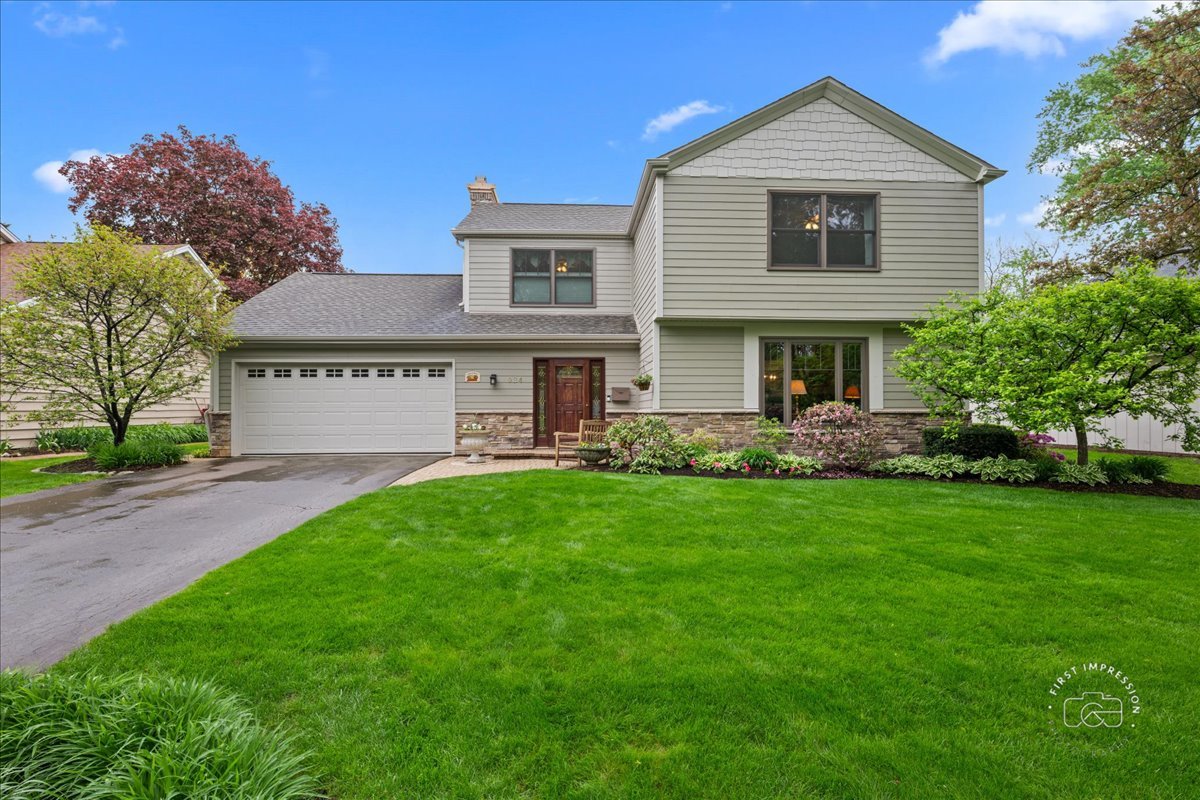 924 Royal Blackheath Court Naperville IL 60563