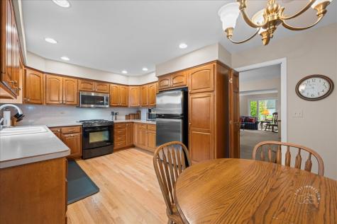 924 Royal Blackheath Court Naperville IL 60563
