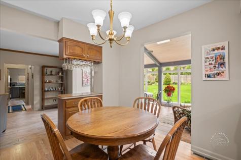 924 Royal Blackheath Court Naperville IL 60563