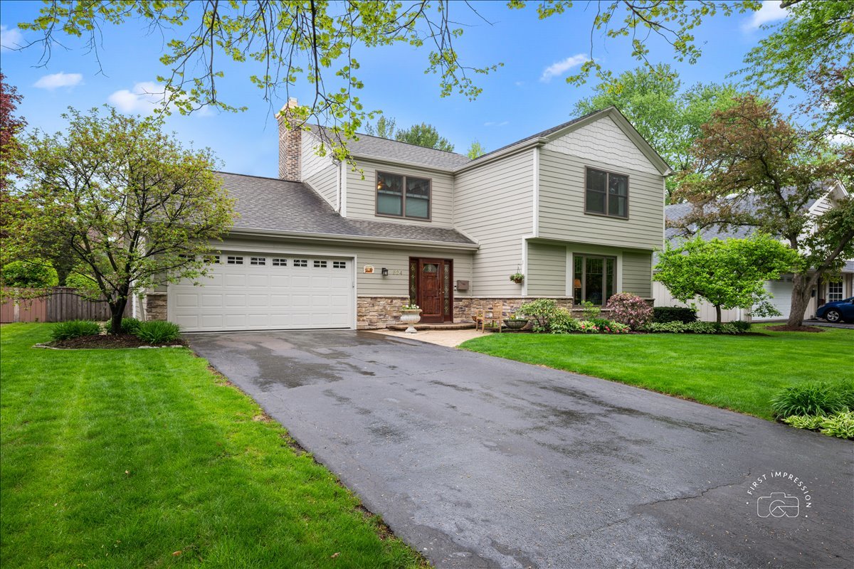 924 Royal Blackheath Court Naperville IL 60563