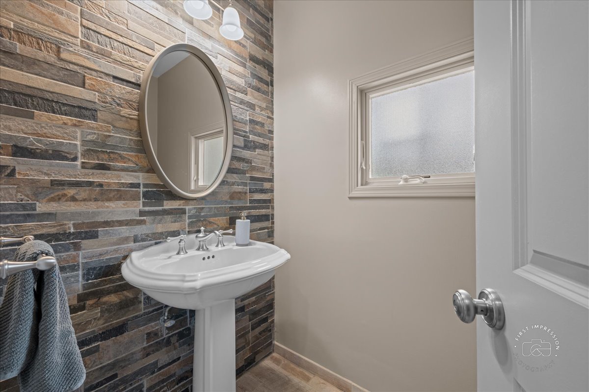 924 Royal Blackheath Court Naperville IL 60563