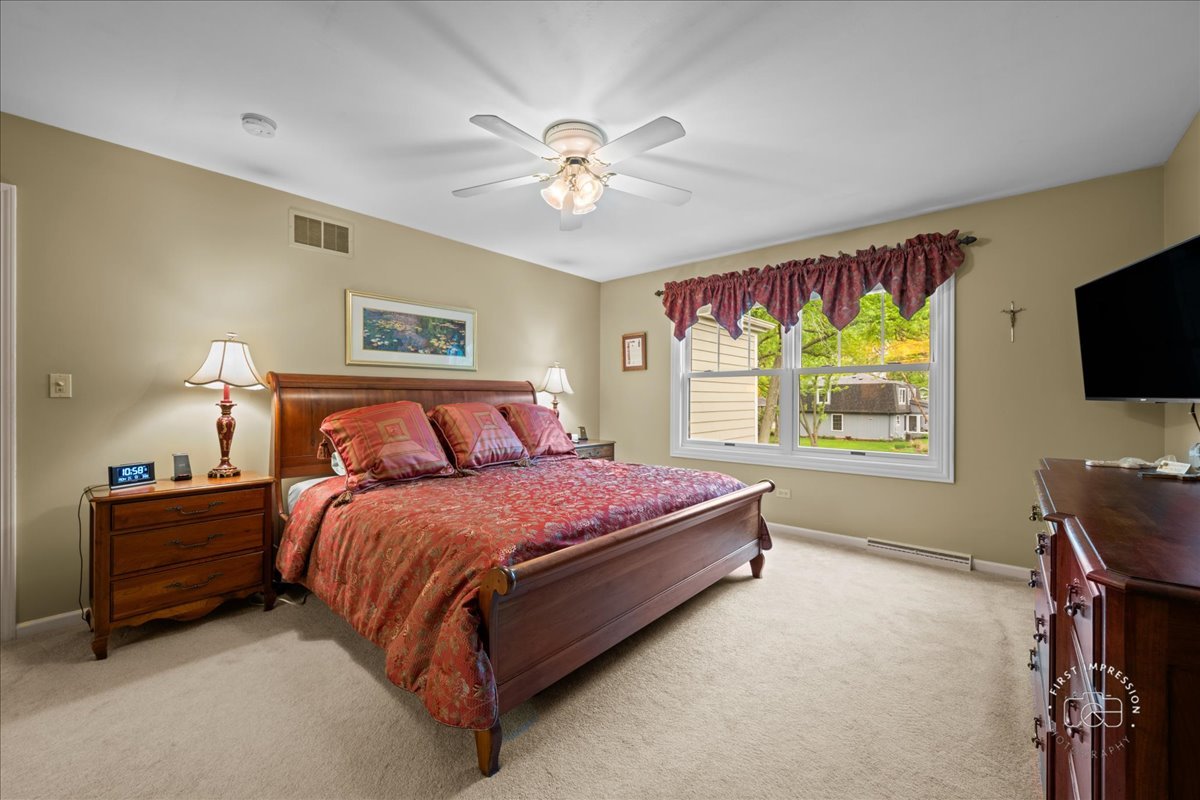 924 Royal Blackheath Court Naperville IL 60563