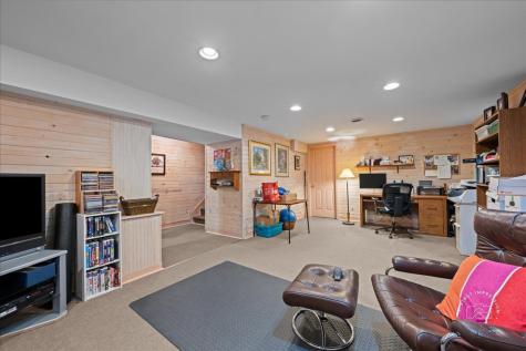 924 Royal Blackheath Court Naperville IL 60563