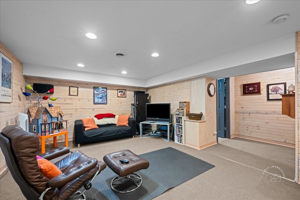 924 Royal Blackheath Court Naperville IL 60563