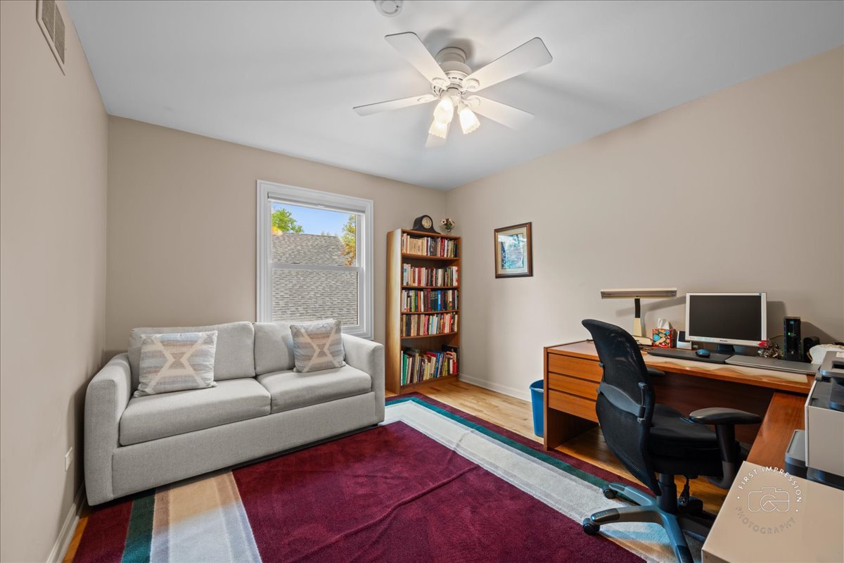 924 Royal Blackheath Court Naperville IL 60563