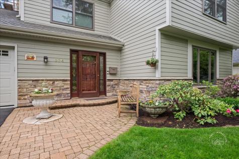 924 Royal Blackheath Court Naperville IL 60563