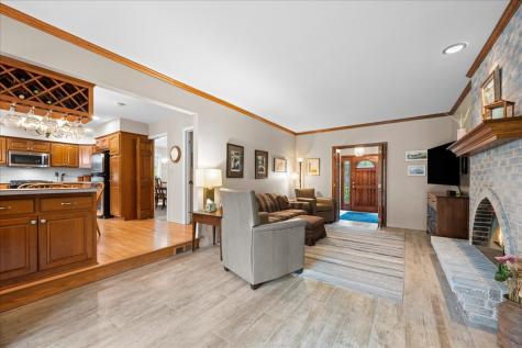 924 Royal Blackheath Court Naperville IL 60563