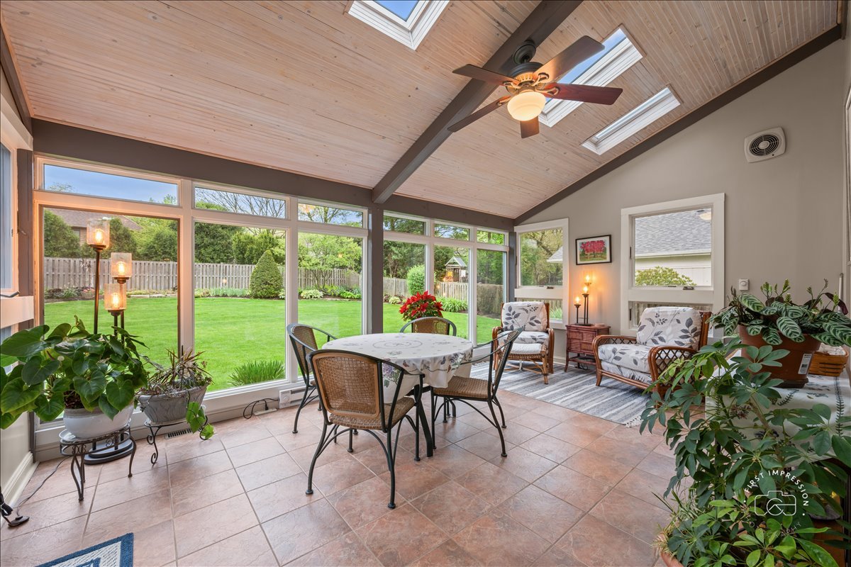 924 Royal Blackheath Court Naperville IL 60563