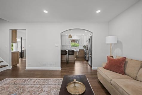 1505 South Kennicott Avenue Arlington Heights IL 60005