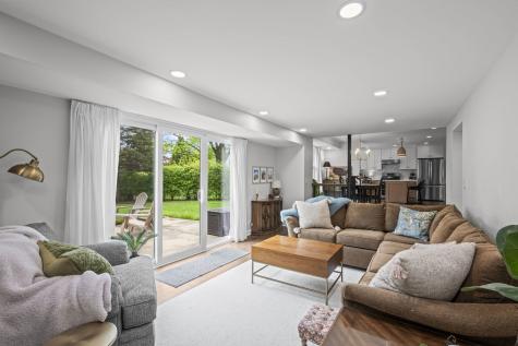1505 South Kennicott Avenue Arlington Heights IL 60005