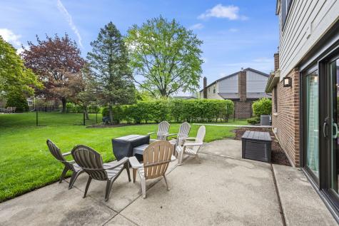 1505 South Kennicott Avenue Arlington Heights IL 60005