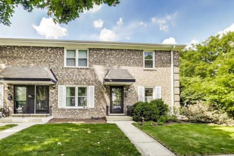 1004 Saint James Street W Arlington Heights IL 60005