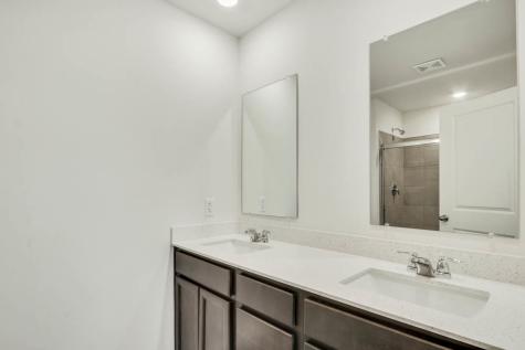 569 Yosemite Way Mundelein IL 60060