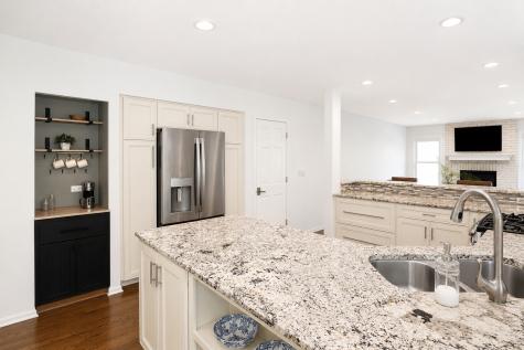 129 North Windsor Circle Bloomingdale IL 60108