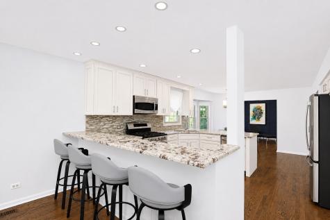 129 North Windsor Circle Bloomingdale IL 60108