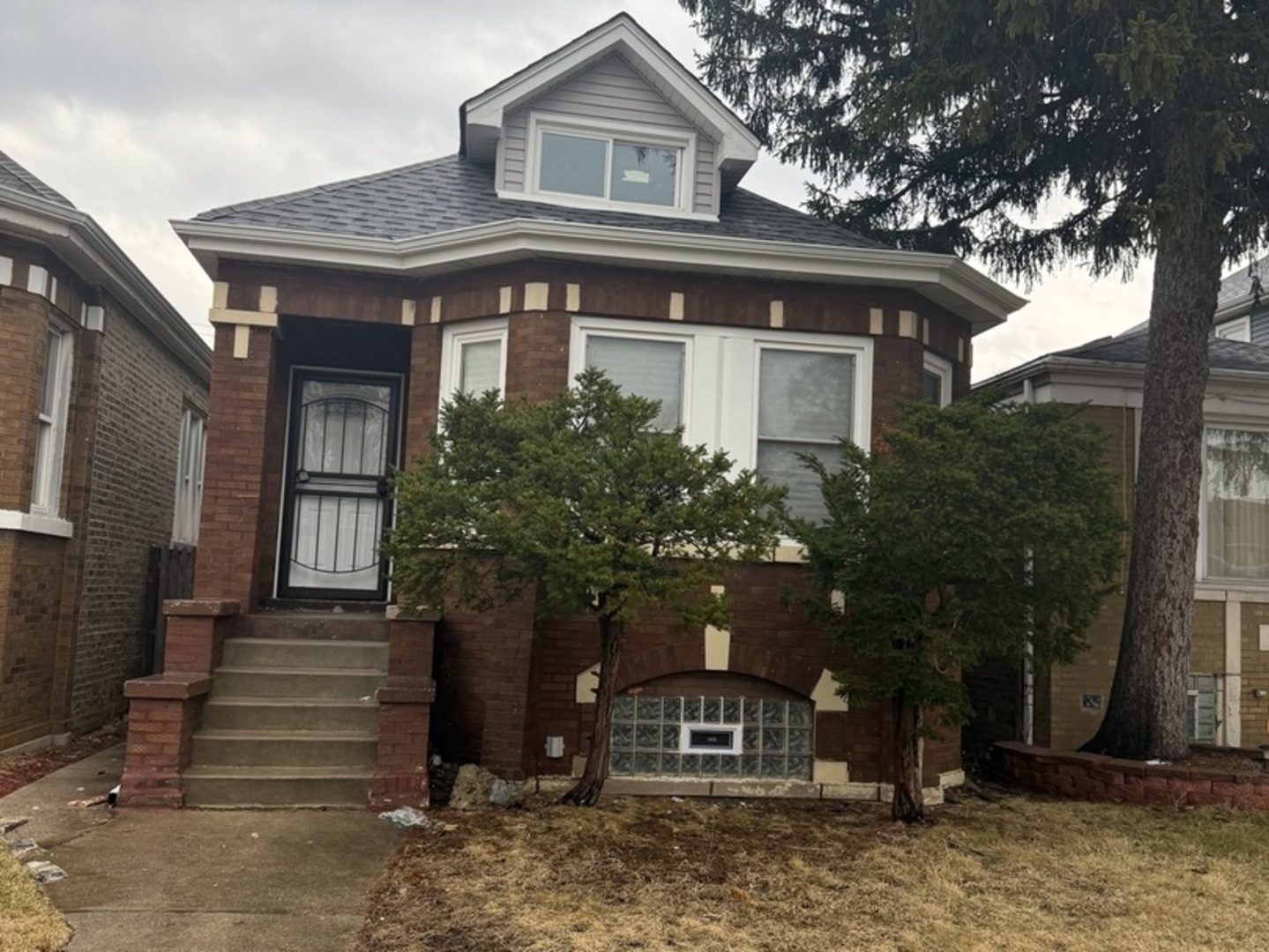8219 South Honore Street Chicago IL 60620
