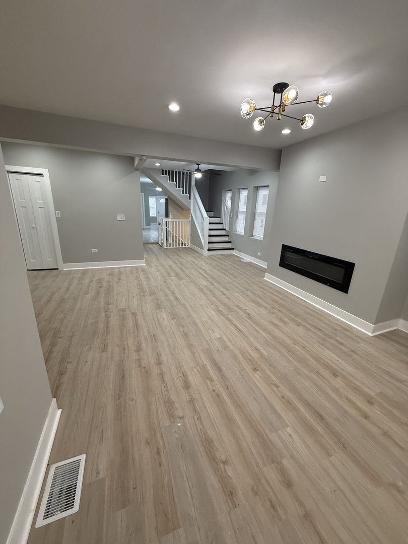 8219 South Honore Street Chicago IL 60620