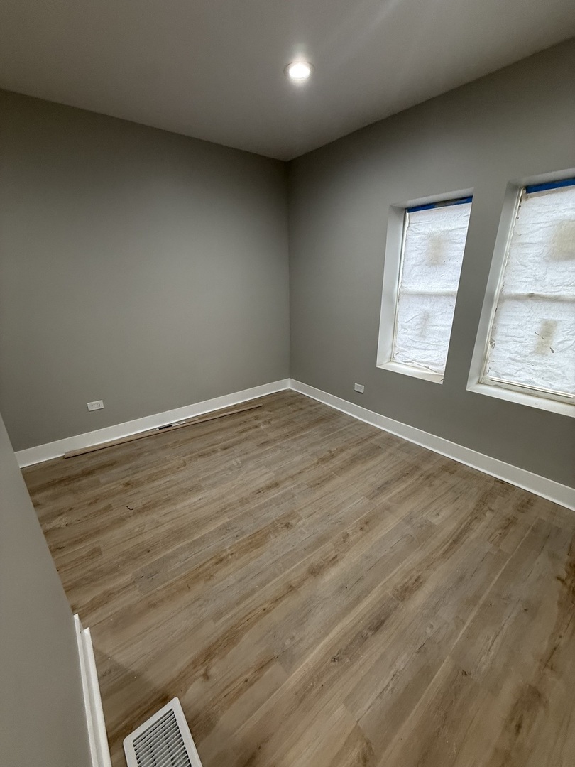 8219 South Honore Street Chicago IL 60620