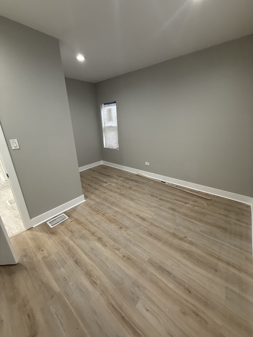 8219 South Honore Street Chicago IL 60620