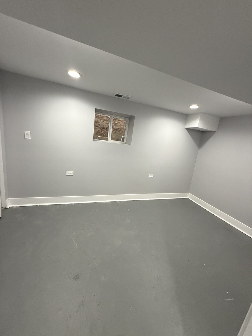 8219 South Honore Street Chicago IL 60620