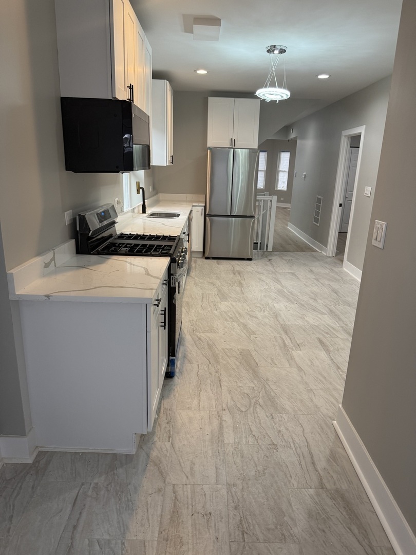 8219 South Honore Street Chicago IL 60620