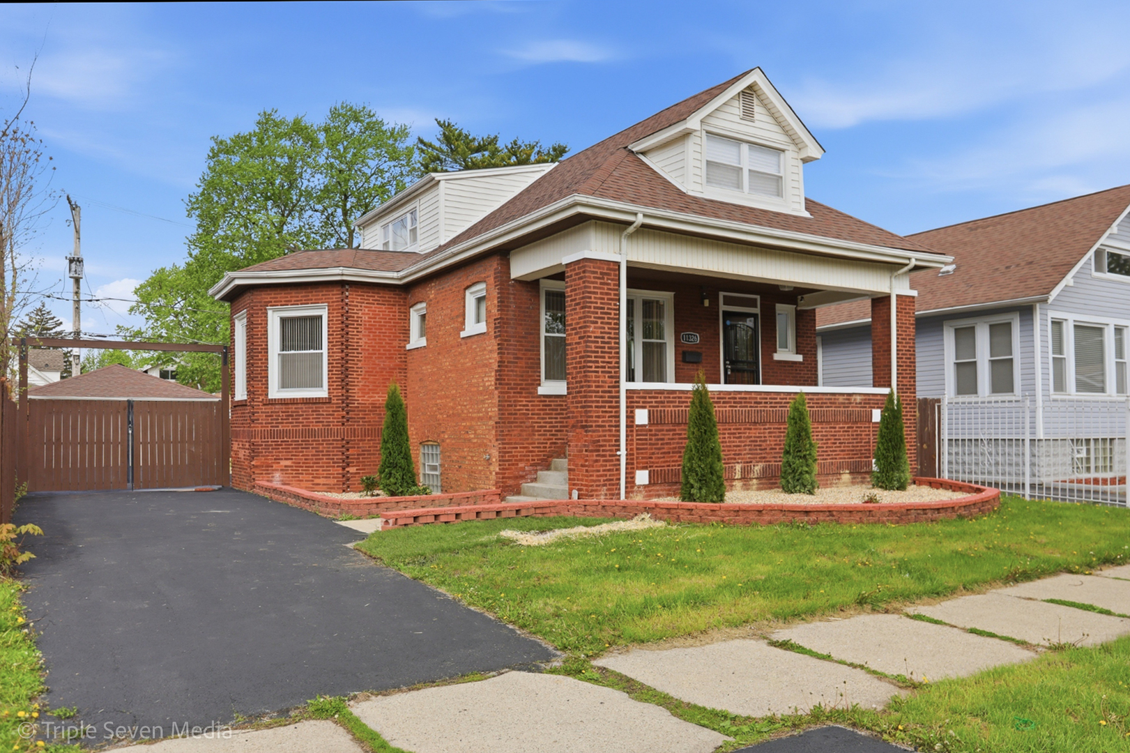 11326 South Parnell Avenue Chicago IL 60628