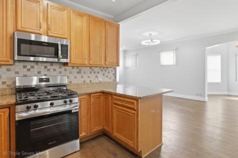 11326 South Parnell Avenue Chicago IL 60628