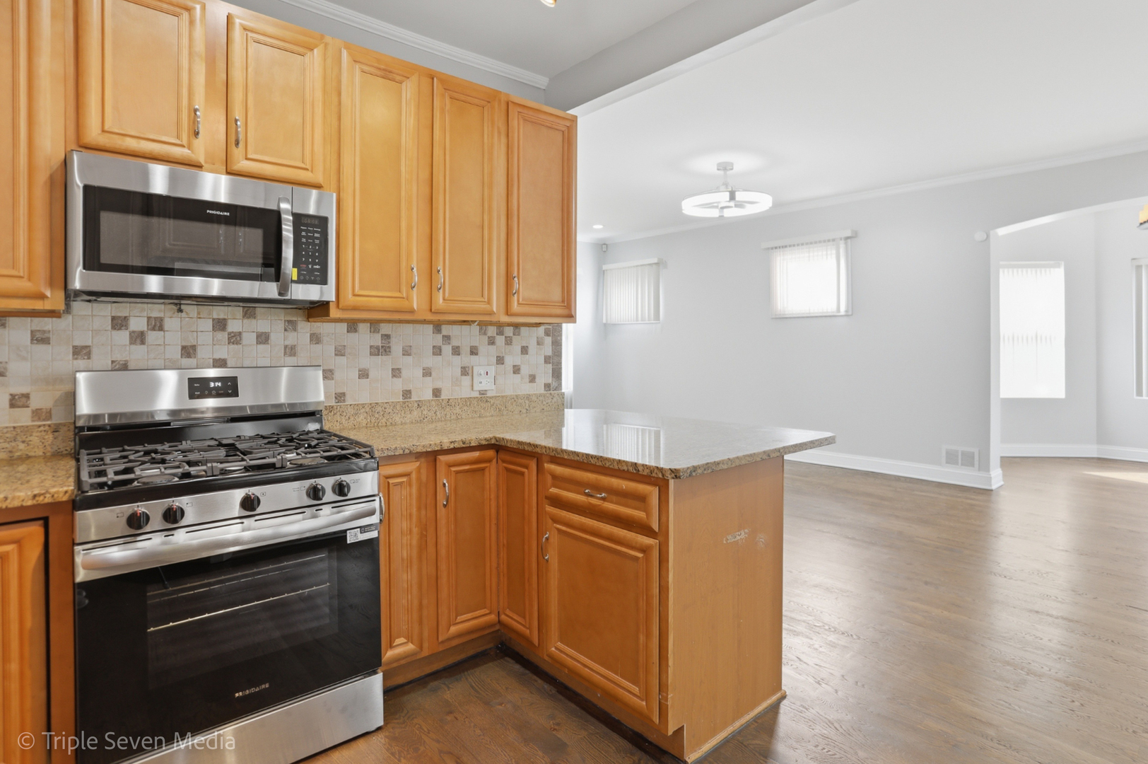 11326 South Parnell Avenue Chicago IL 60628