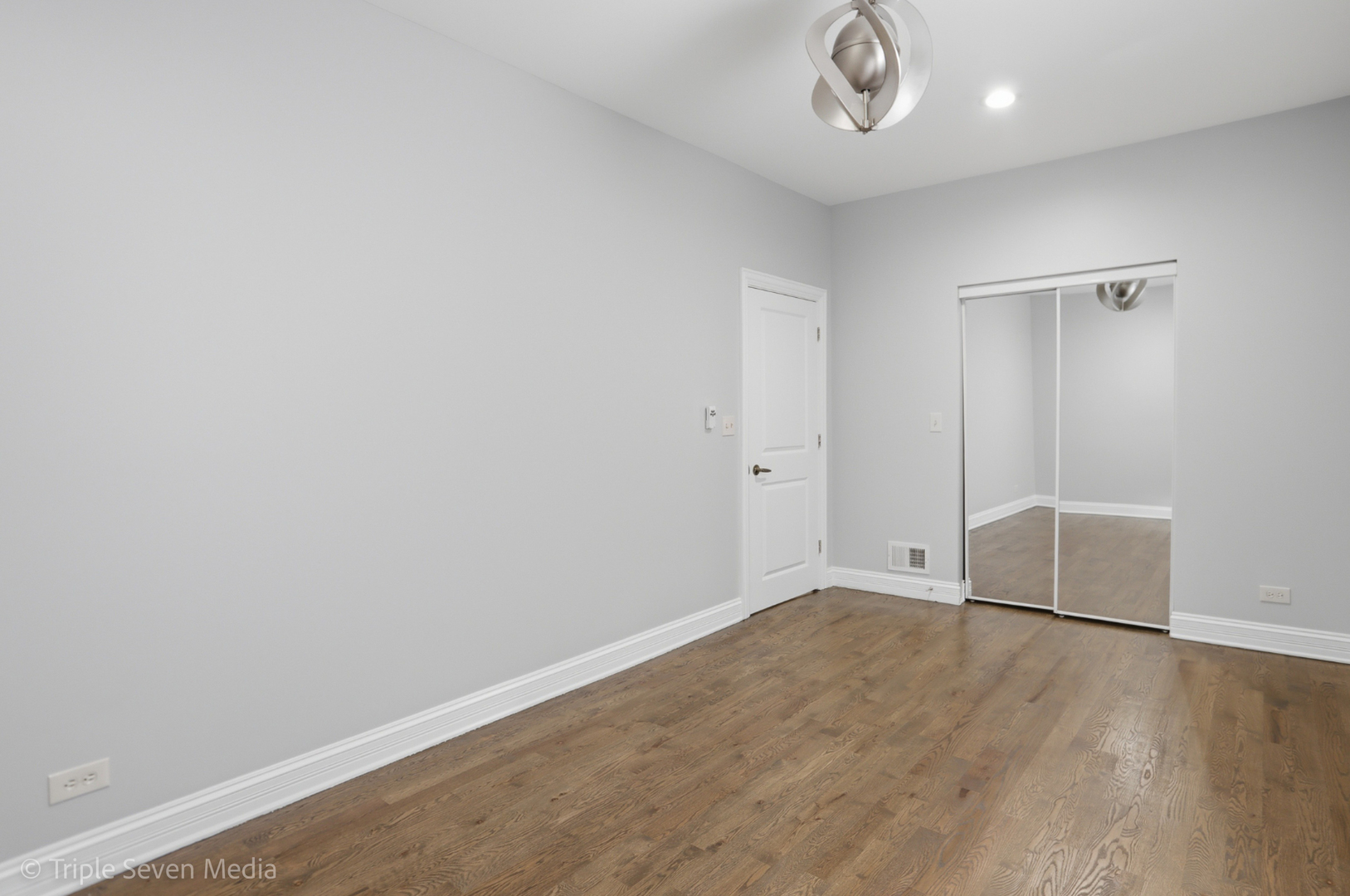 11326 South Parnell Avenue Chicago IL 60628