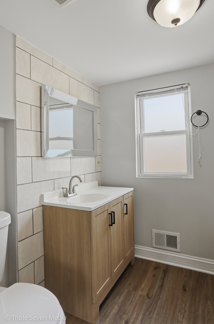 11326 South Parnell Avenue Chicago IL 60628