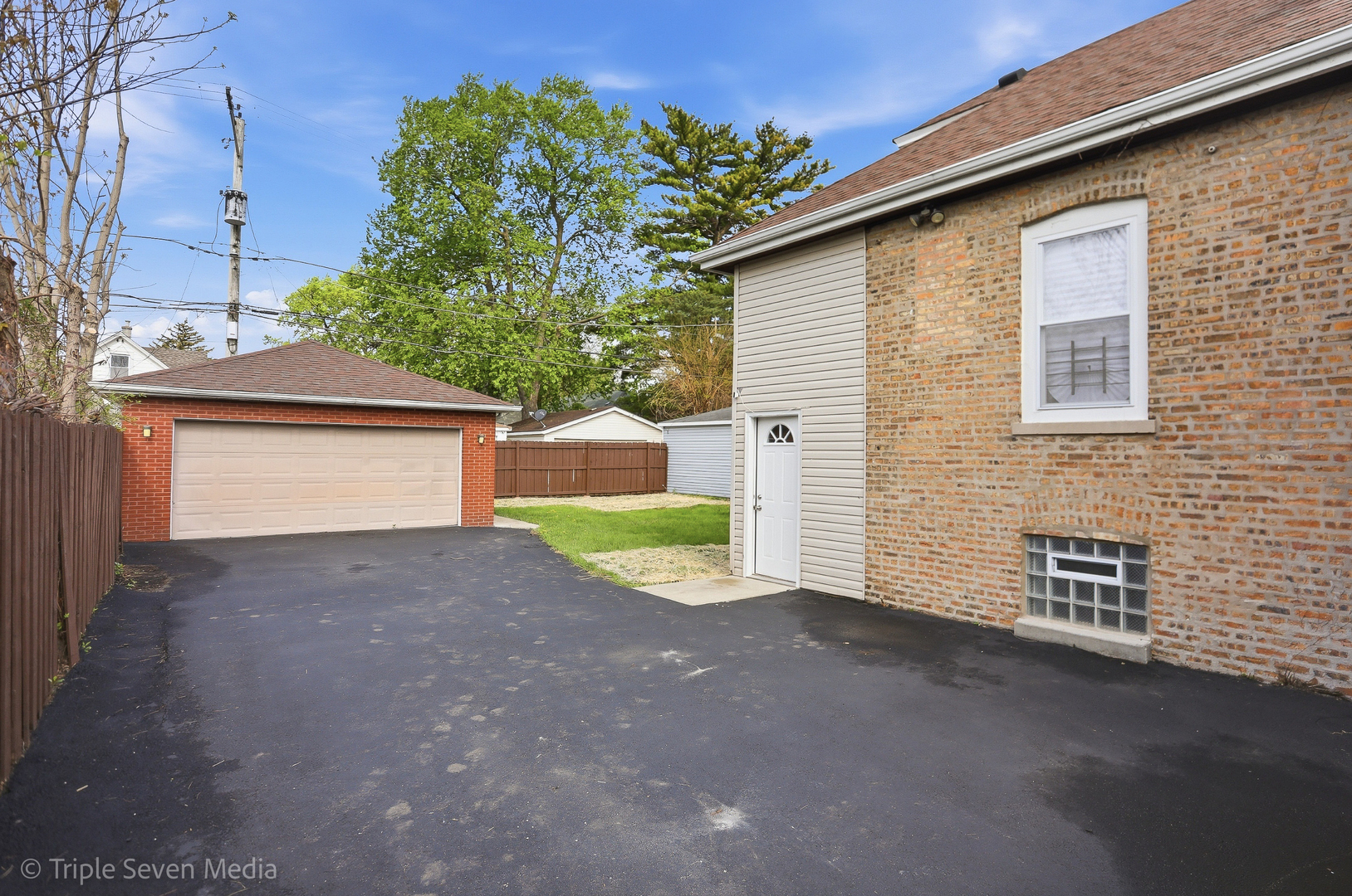 11326 South Parnell Avenue Chicago IL 60628