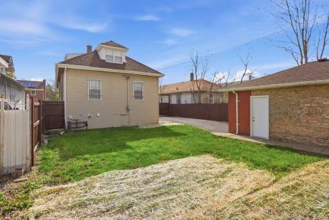 11326 South Parnell Avenue Chicago IL 60628