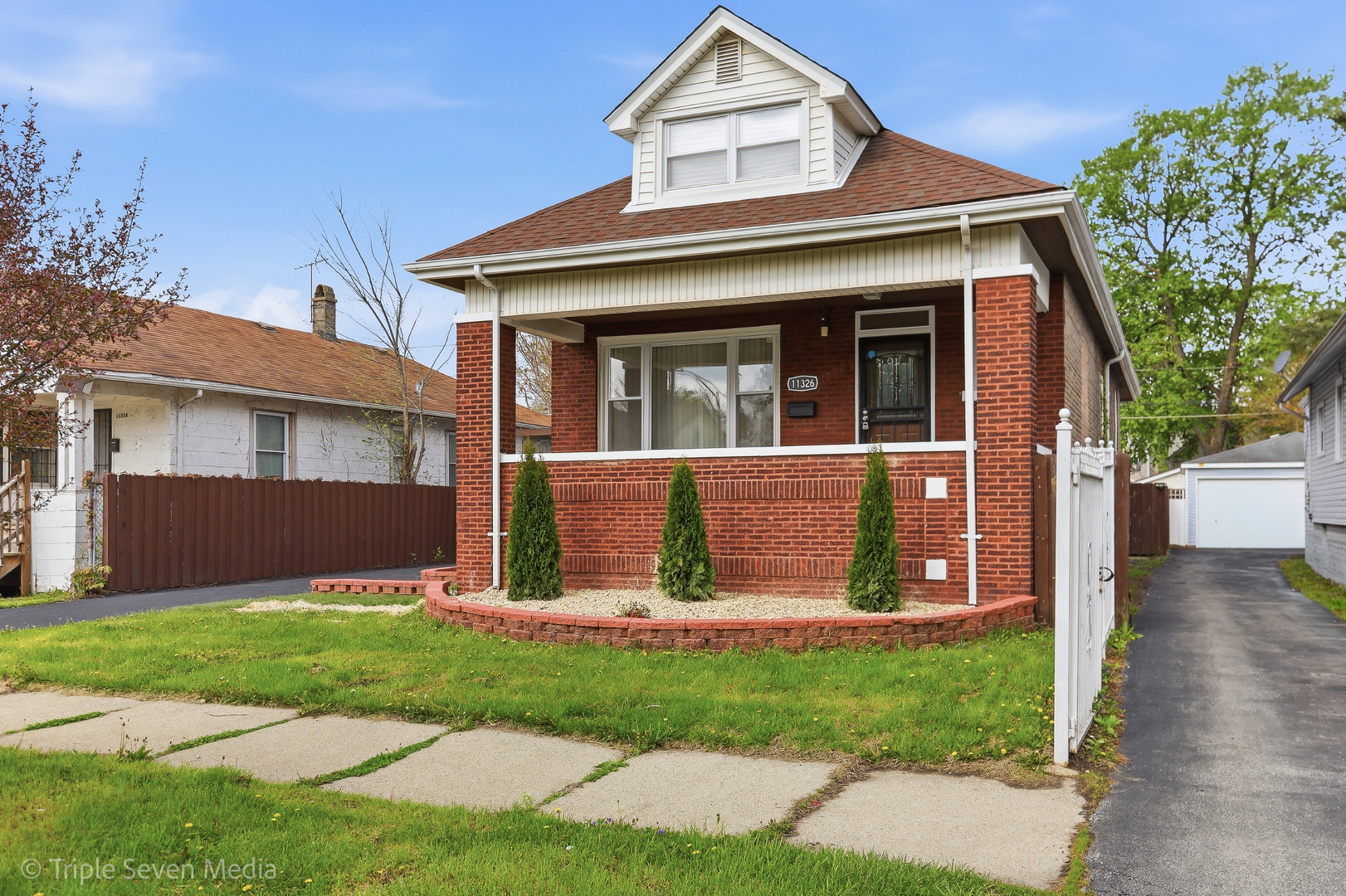 11326 South Parnell Avenue Chicago IL 60628