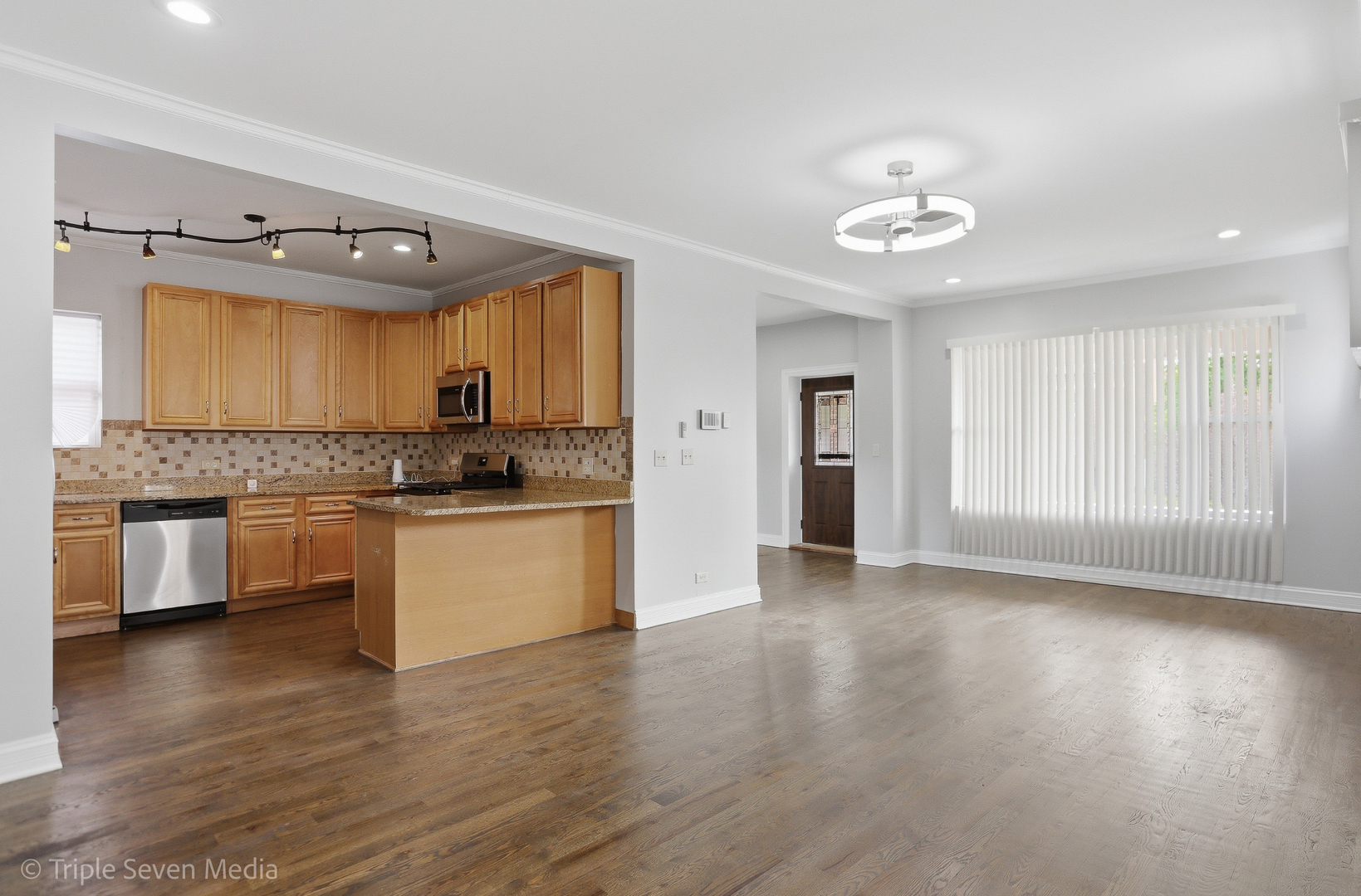 11326 South Parnell Avenue Chicago IL 60628