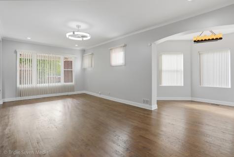 11326 South Parnell Avenue Chicago IL 60628