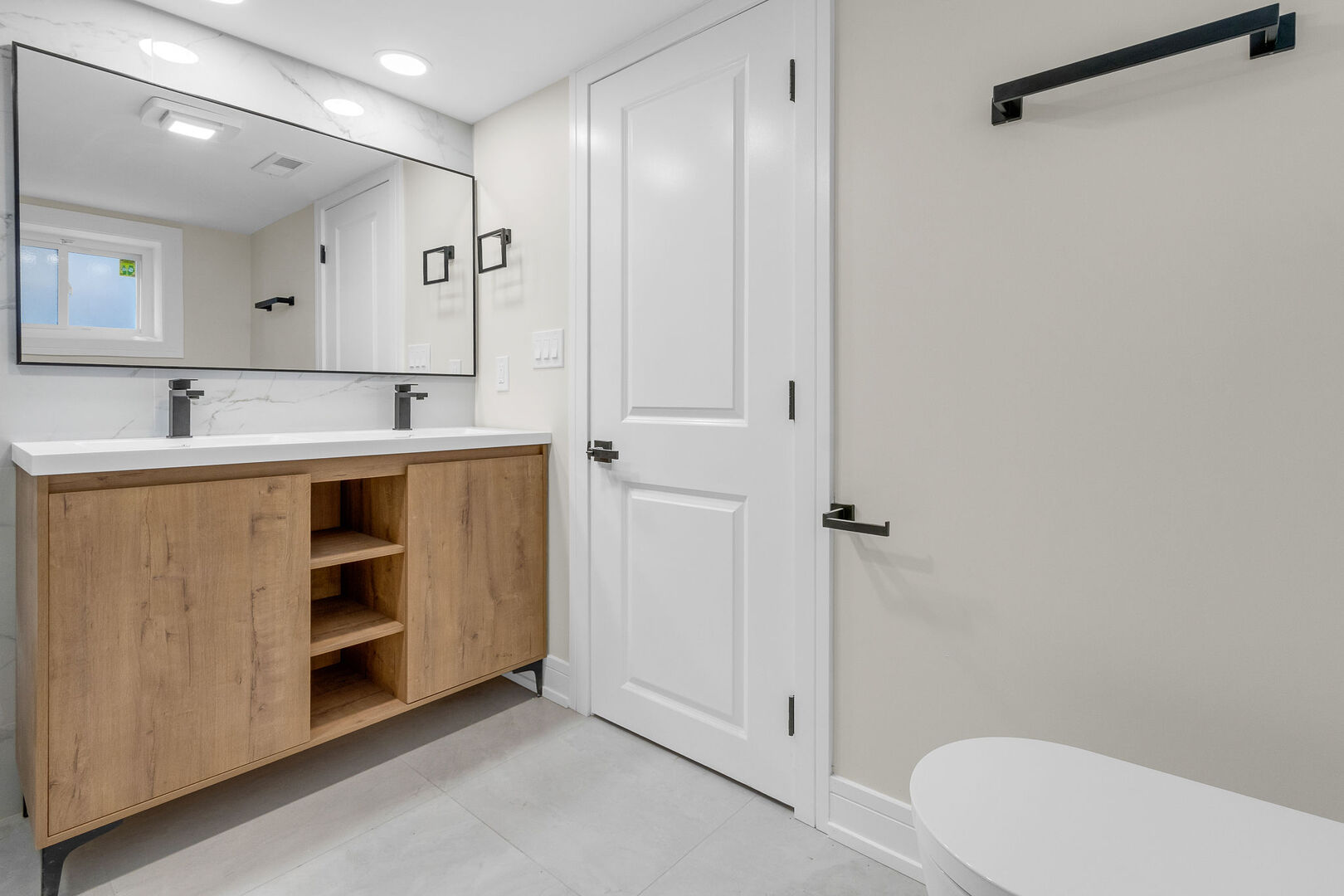 11247 South Central Park Avenue Chicago IL 60655