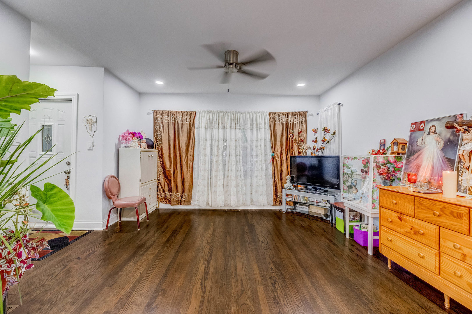 5546 South Richmond Street Chicago IL 60629