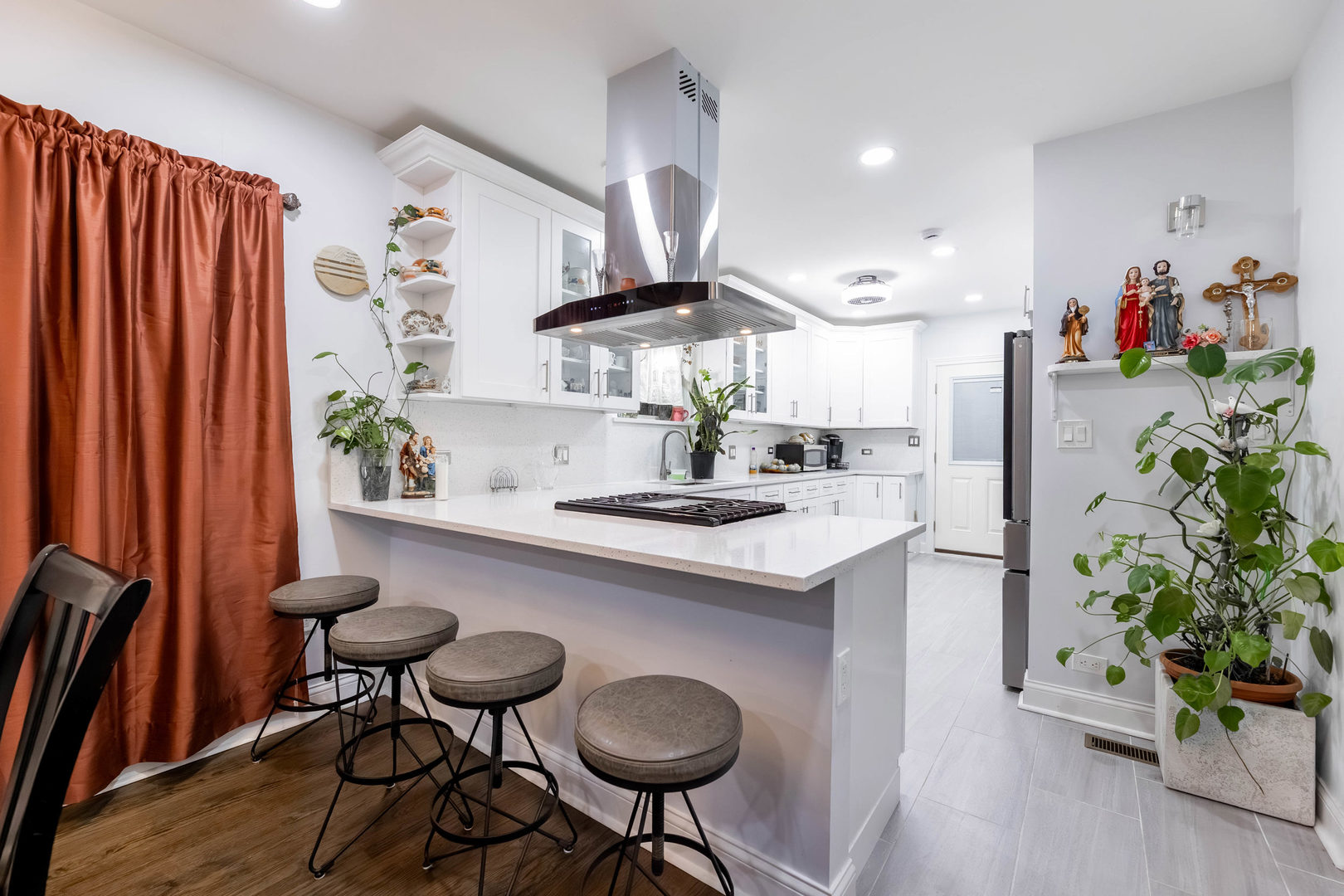 5546 South Richmond Street Chicago IL 60629