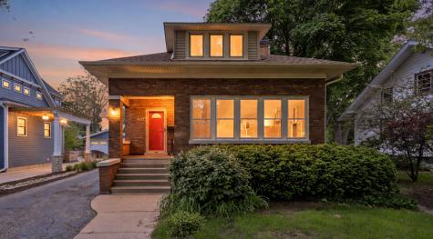 407 North Pine Avenue Arlington Heights IL 60004