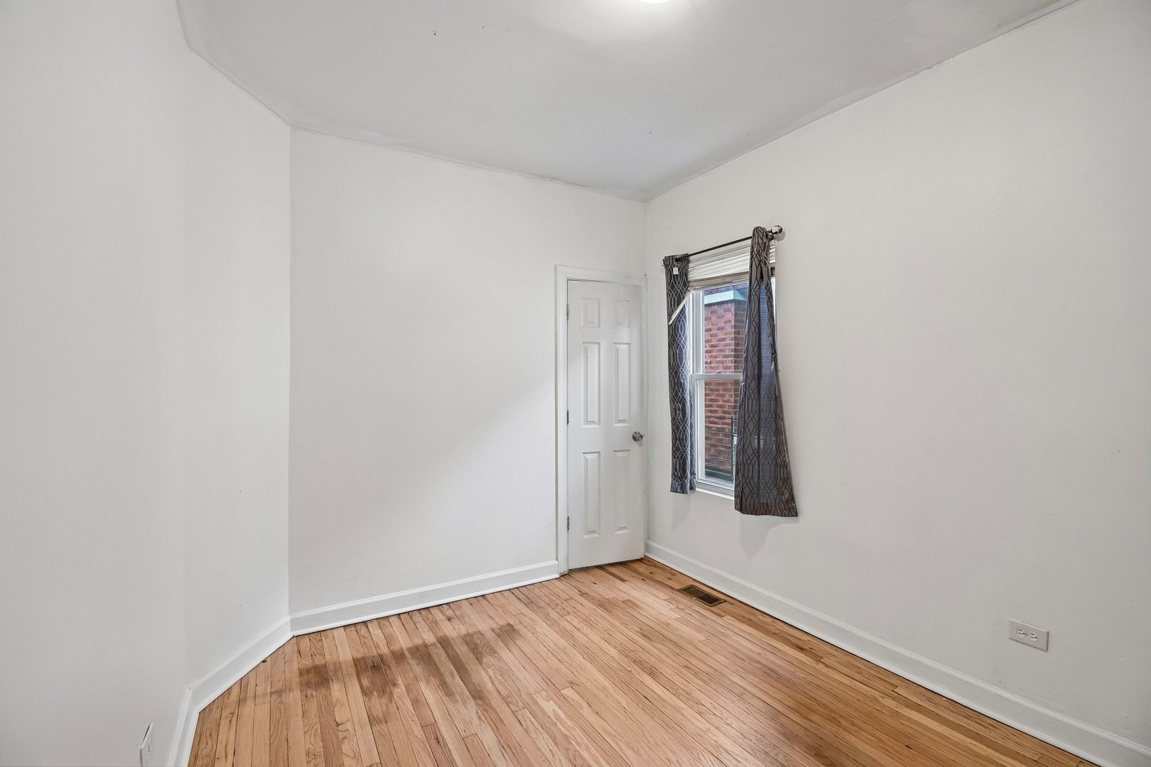 6337 South Rockwell Street Chicago IL 60629