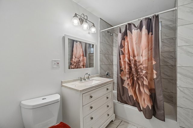 6337 South Rockwell Street Chicago IL 60629