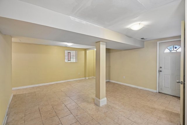 6337 South Rockwell Street Chicago IL 60629