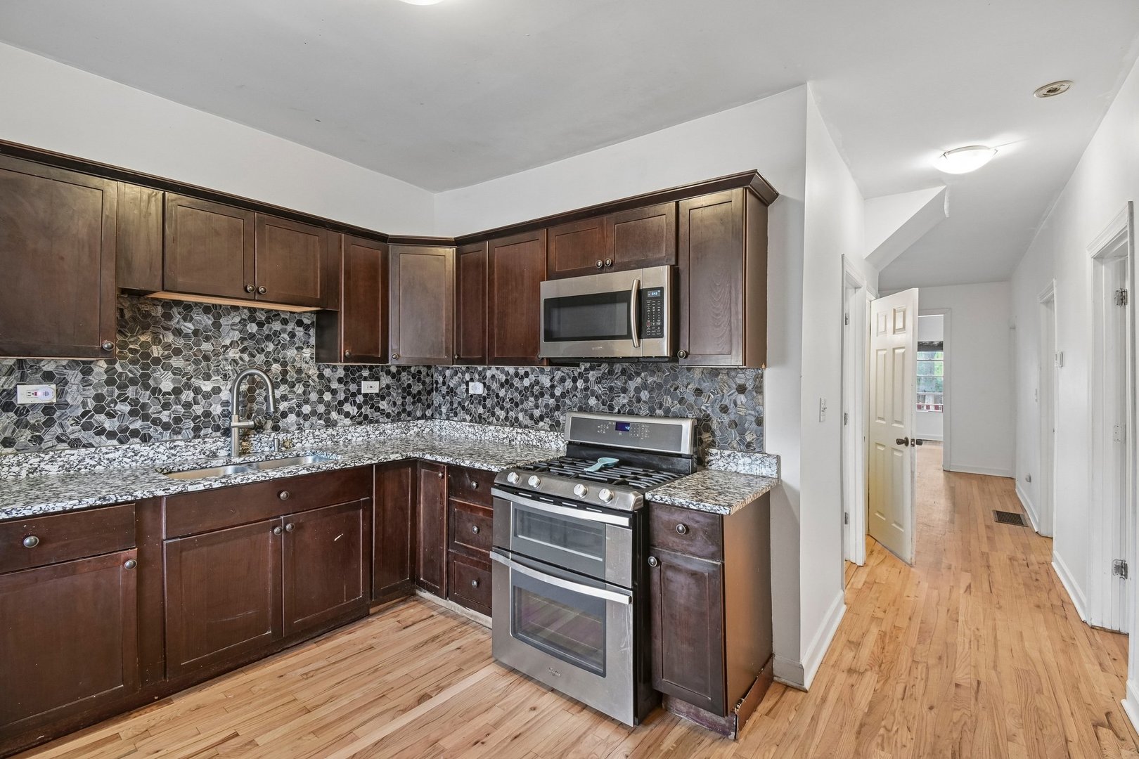 6337 South Rockwell Street Chicago IL 60629