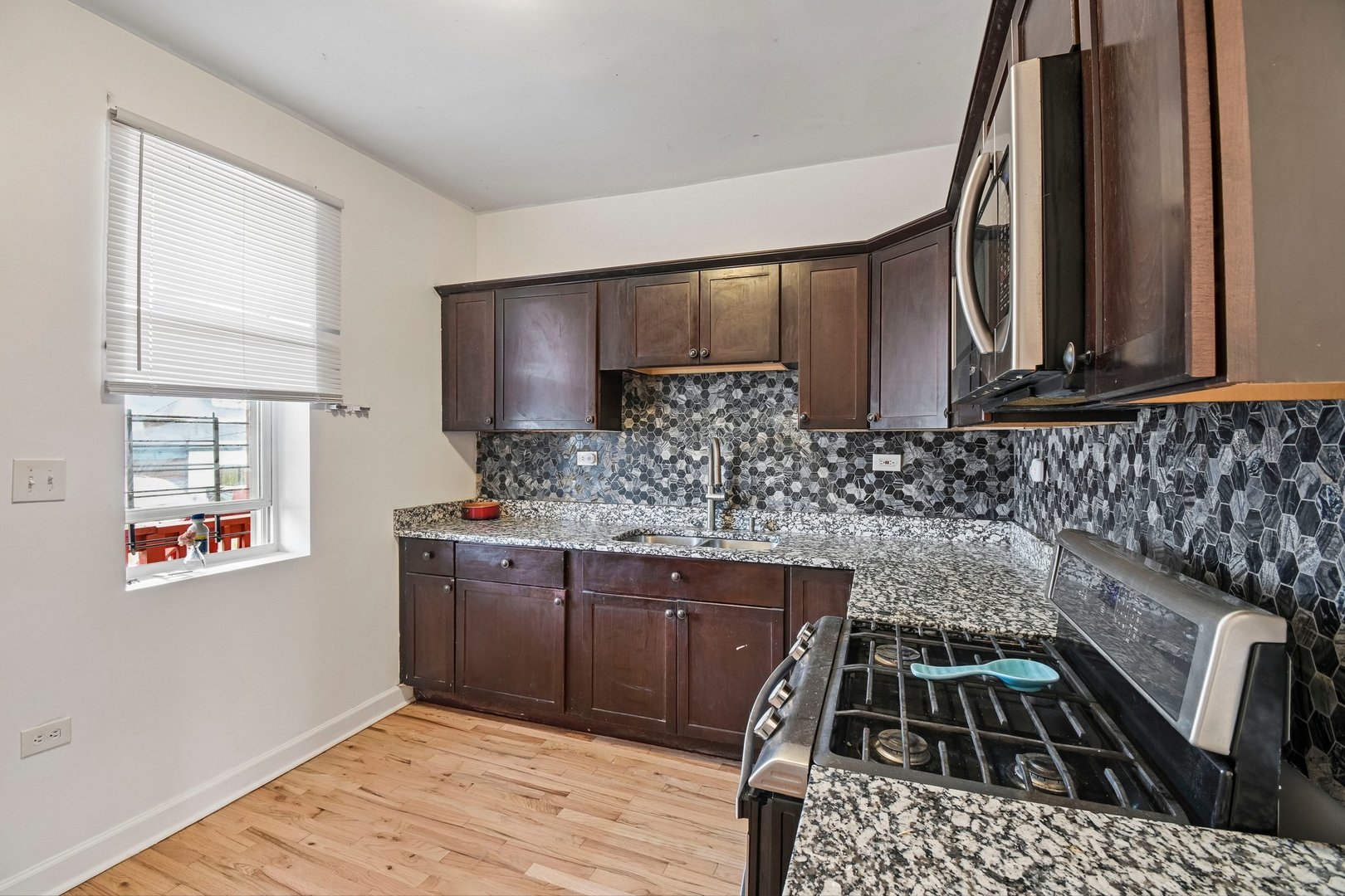 6337 South Rockwell Street Chicago IL 60629