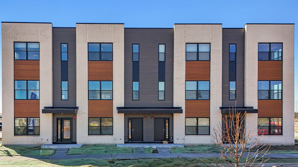 2229 Waters Edge Drive Schaumburg IL 60173