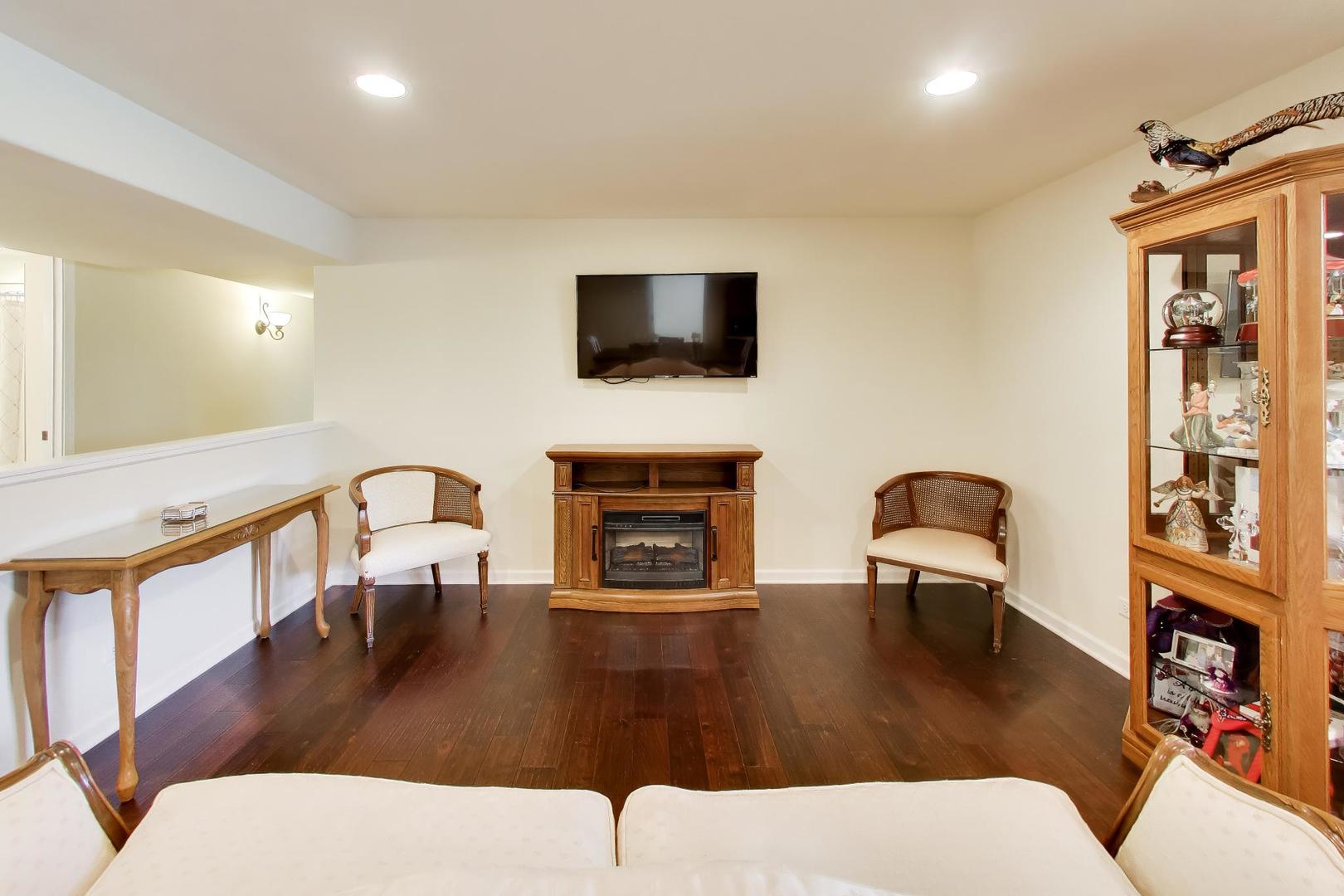 1126 Oak Point Court Antioch IL 60002